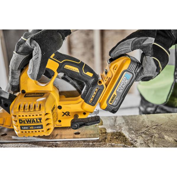 DEWALT DCS570H2T-QW – Sega circolare XR 18V Brushless 184 mm con 2 batterie POWERSTACK 5Ah e valigetta TSTAK